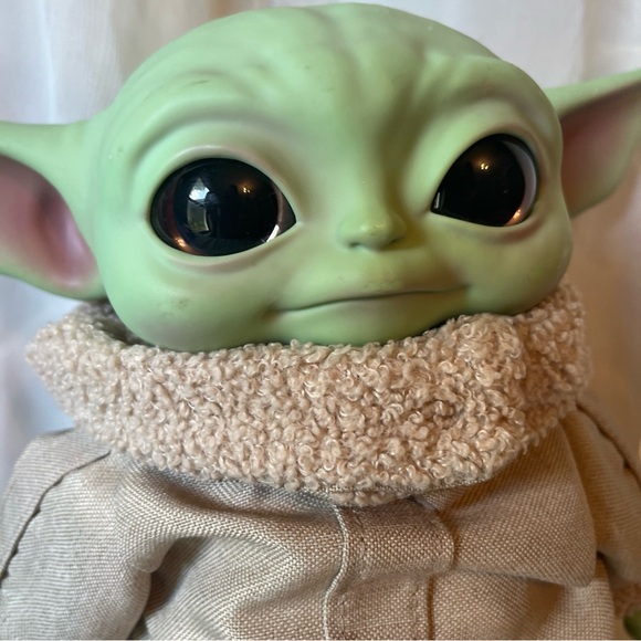 Star Wars Madalorian 11in plus free pop it toy included - Picture 2 of 10